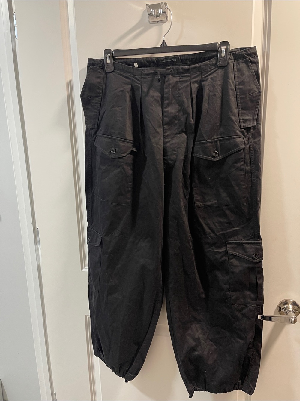 Men's Black Cargo Pants - Casual Utility Style